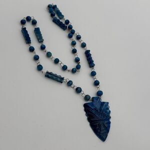 Vintage 1970s Studio Craft 26” Carved Blue Stone Arrowhead Necklace Artisan Mode